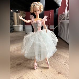 HOST PICK 😊 Vintage Ballerina Barbie